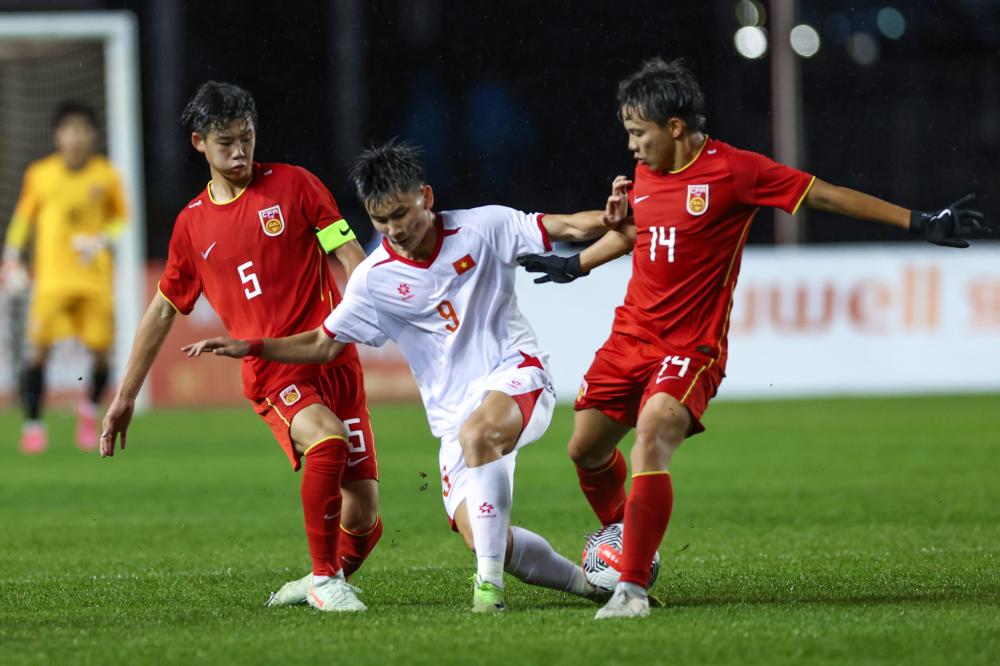 官方：本-戴维斯等3人因伤退出威尔士队大名单